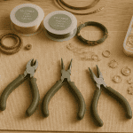 materiel pour creation bijoux sur table