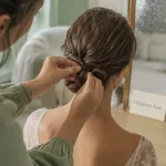 Chignon bas mariage, épingles invisibles pour tenir toute la journée